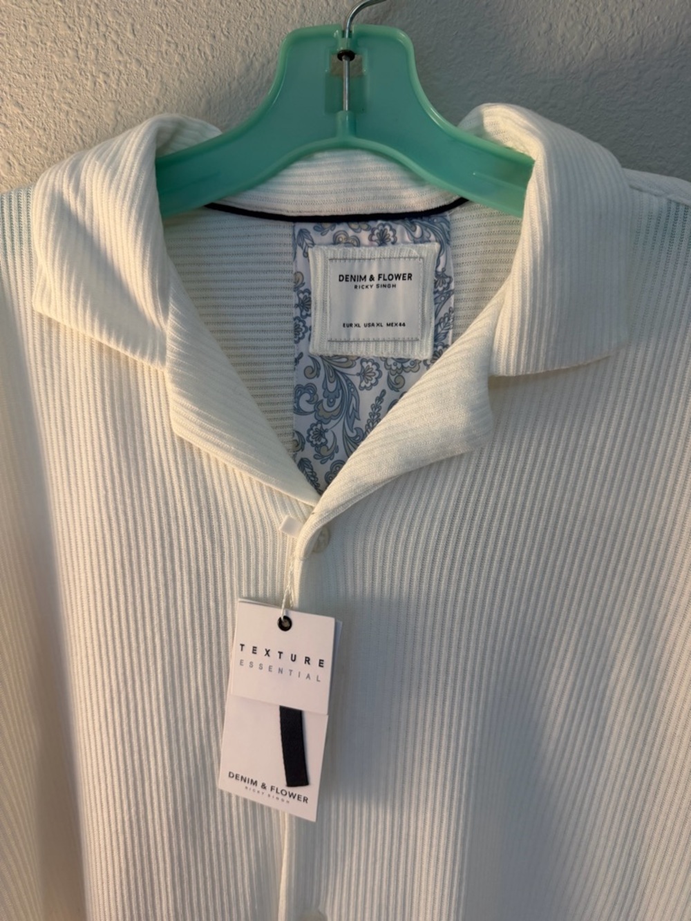 Denim & Flower Men's White Short-Sleeve Ribbed Button-Down Shirt - Picture 3 of 6